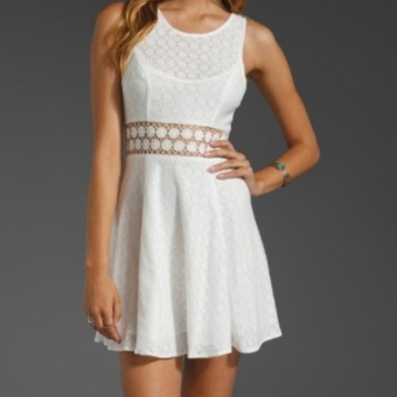 Free People Dresses & Skirts - FREE PEOPLE beige cream daisy cut out sleeveless lined floral lace dress…